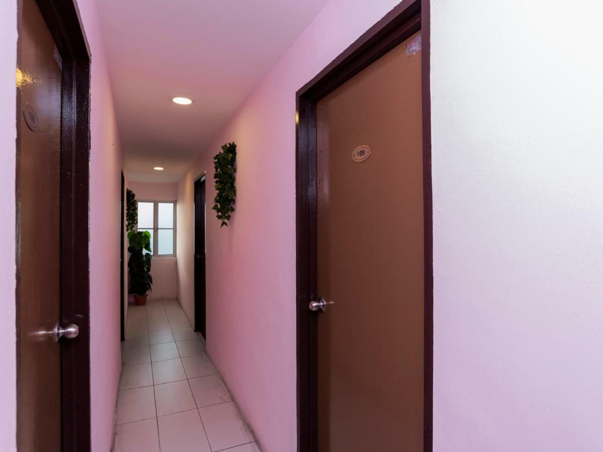 Oyo 44026 98 Hotel Johor Bahru Ngoại thất bức ảnh